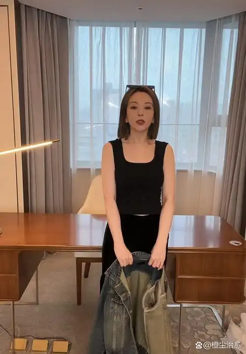 53岁雪姨王琳凭借出众身材和强大自律,让人重新认识她的魅力,彰显岁月