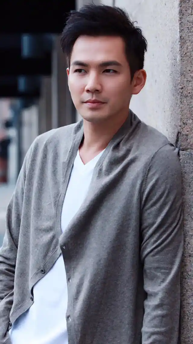 钟汉良街头壁纸,最美好的,莫过于街头拐角不期而遇!