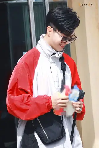 如玉山上行,光映照人——范丞丞笑容合集