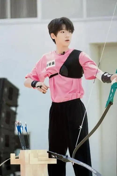 张峻豪夏日运动会扫图##tf家族三代夏日运动会扫图