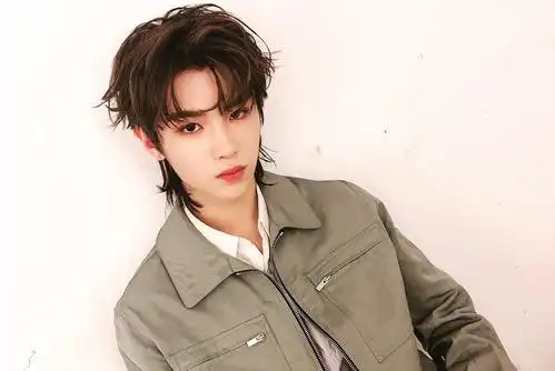 范丞丞八字命理解析:官星化印,心有猛虎细嗅蔷薇