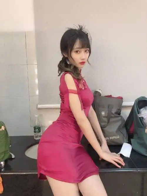 《青你2》宋昕冉上热搜,"芭比"身材藏不住了,穿旗袍美得惊艳