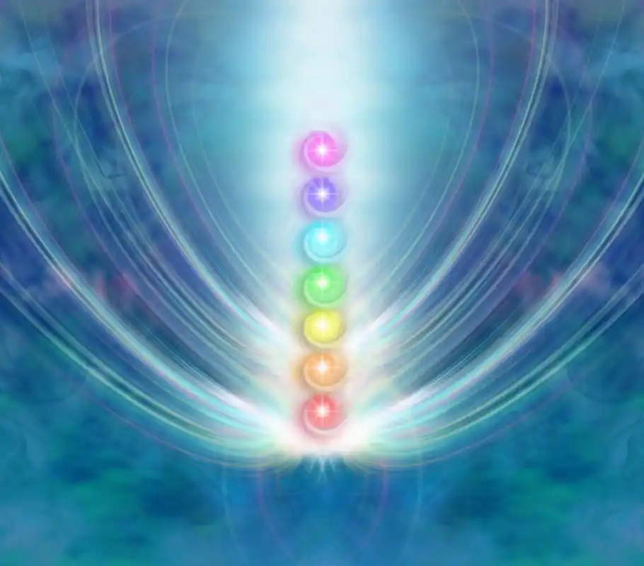 多与高频意识能量的人,事,物待在一起,如有大修为大福报的人,让人如沐