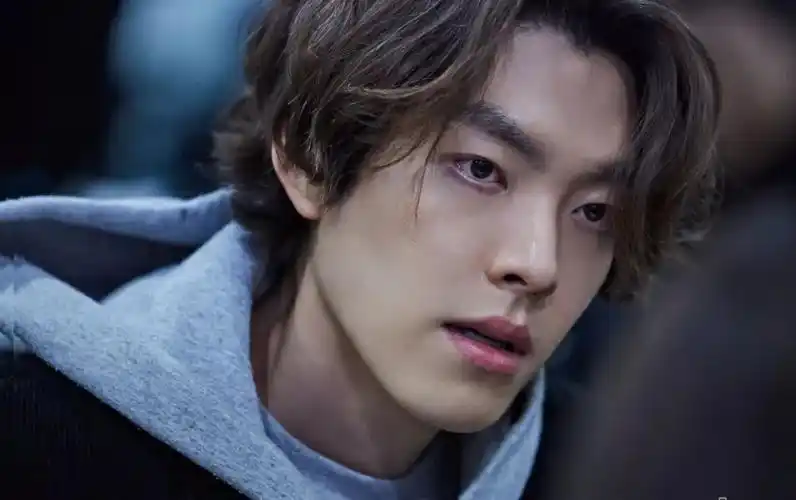 2020流行的男明星长什么样