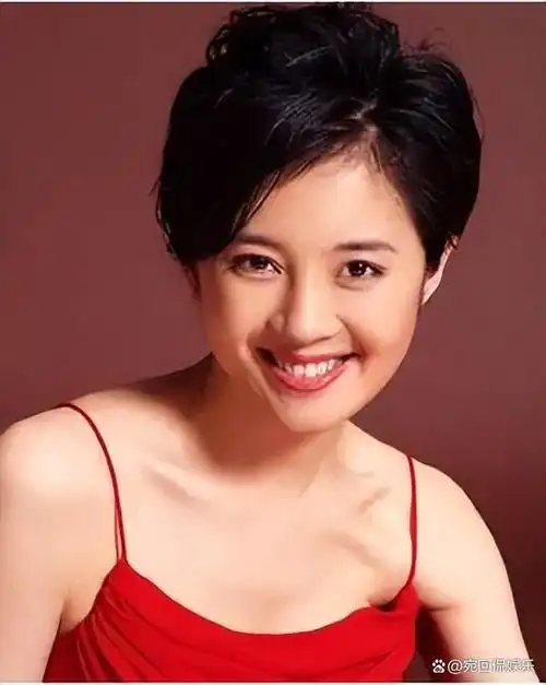 回顾许戈辉:想嫁默多克没成,只能给人家打工,和丁健婚姻受争议