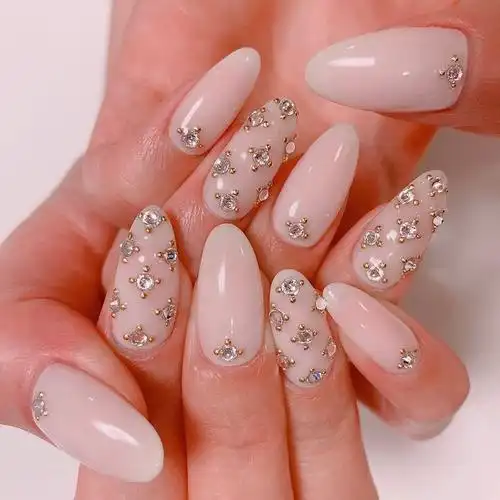 「美甲图片」原来夏季最热门的美甲还是简约风,好看不过时