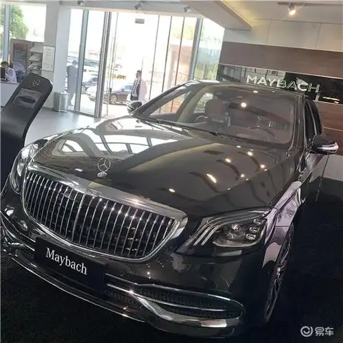 后排部分,这才是迈巴赫s450l最重要部分,无敌后排空间,可调节腿托,加