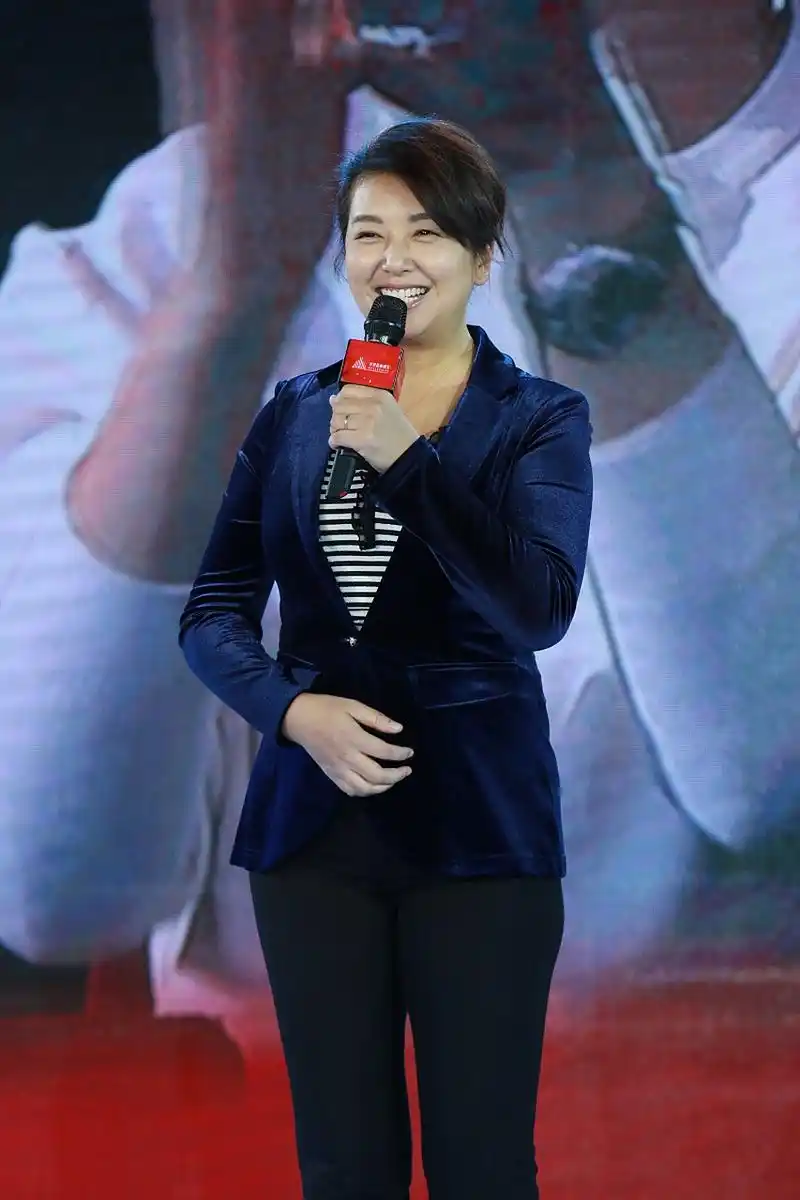 著名女演员江珊移民美国后,曾在采访中表示:在美国没有赚到钱,大部分