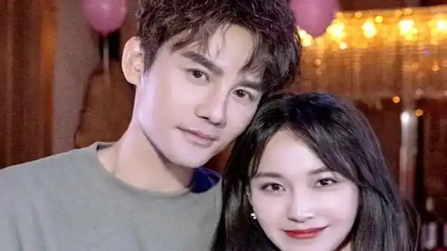 王凯为张佳宁庆生,两人搂肩亲密合照,难道真的恋爱了?