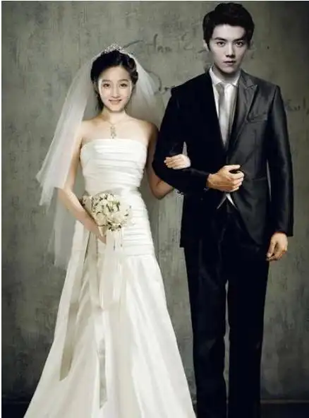 鹿晗和关晓彤结婚照