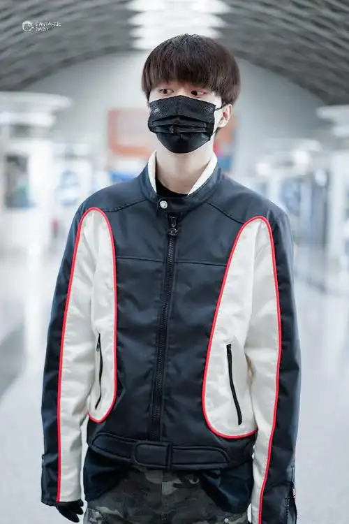 范丞丞机场顺毛造型