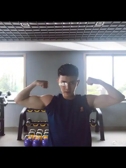 肌肉猛男的任嘉伦,来吧展示_任嘉伦_肌肉_娱乐_明星娱乐资讯