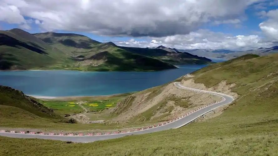 能不能分享一张手机拍的最好看的风景照可以告诉我手机型号吗