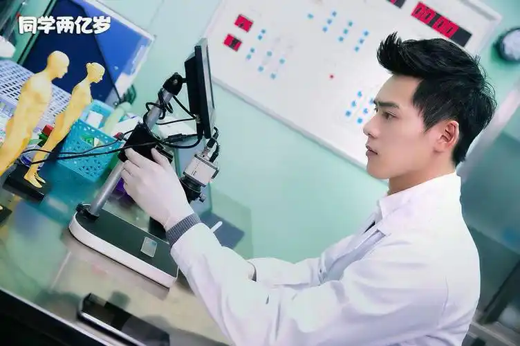 腹肌能力者,好身材圈粉无数,徐静蕾力捧新男主朱致灵我pick了!