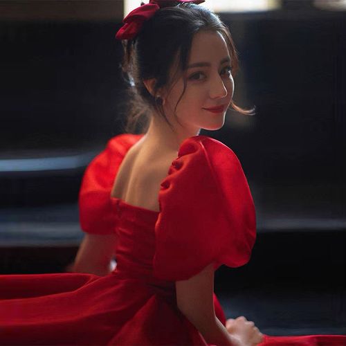 酒红色敬酒服新娘2021新款缎面结婚礼服裙女迪丽热巴明星同款夏季