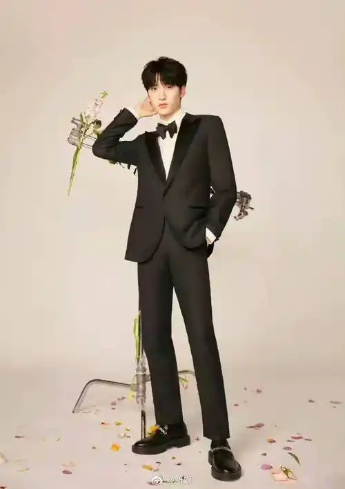 [awsl] @时代少年团-严浩翔