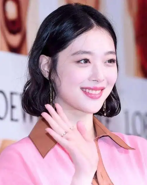 崔雪莉又放飞?明明是"白雪公主"却偏要糟蹋自己