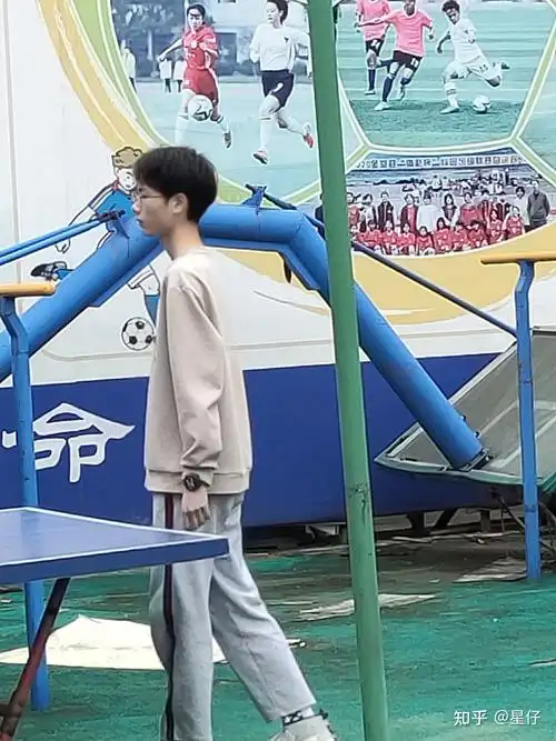 你见过最帅的初中男生长什么样? - 知乎