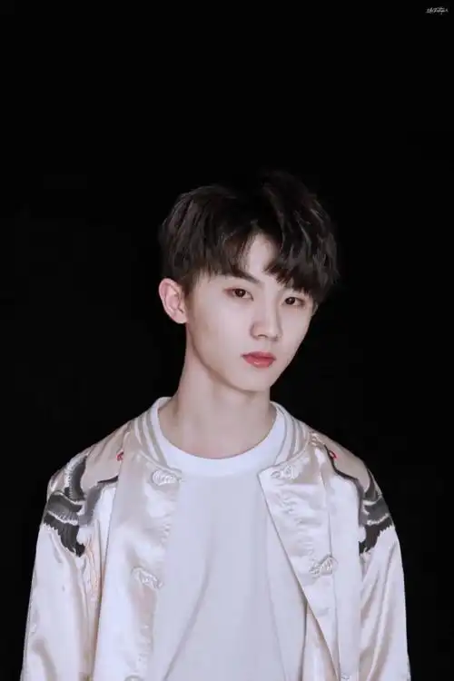 【马嘉祺图片】在我眼里你是能带来风和光的人