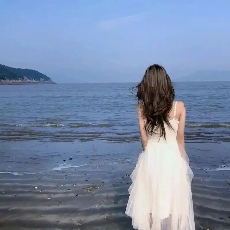 海边背影头像‖天空写满了浪漫的色彩 不露脸头像 海边背影女头像