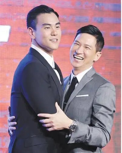 图彭于晏与蒋劲夫当台接吻不建议性幻想彭于晏喜欢吻男人