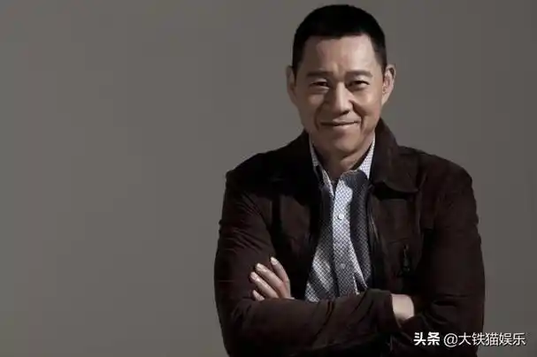 很多人说港台明星个个会保养,内地明星一到中年就发福变成了油腻大叔.