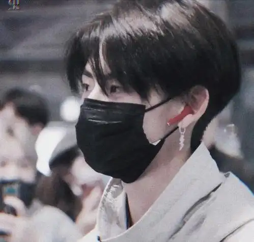 小鬼王琳凯头像侵删