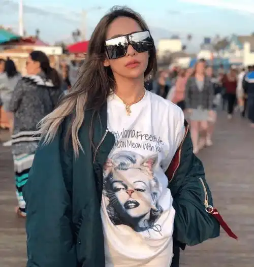 回顾8位至今未婚的女歌手各自活出不同的人生大至56岁小至37岁