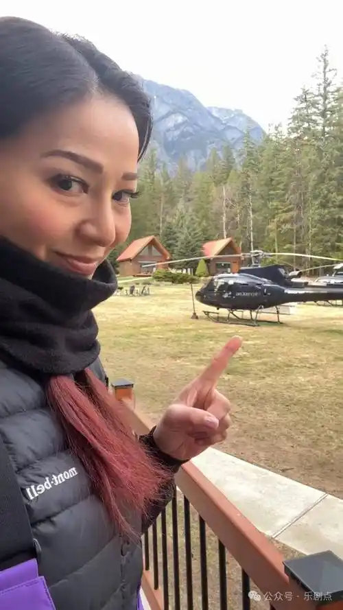 滕丽名为圈中隐形富婆滕丽名2013年与金融才俊朱建昆在泰国苏梅岛结婚