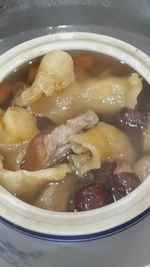 羊胎盘羊肉炖花胶汤