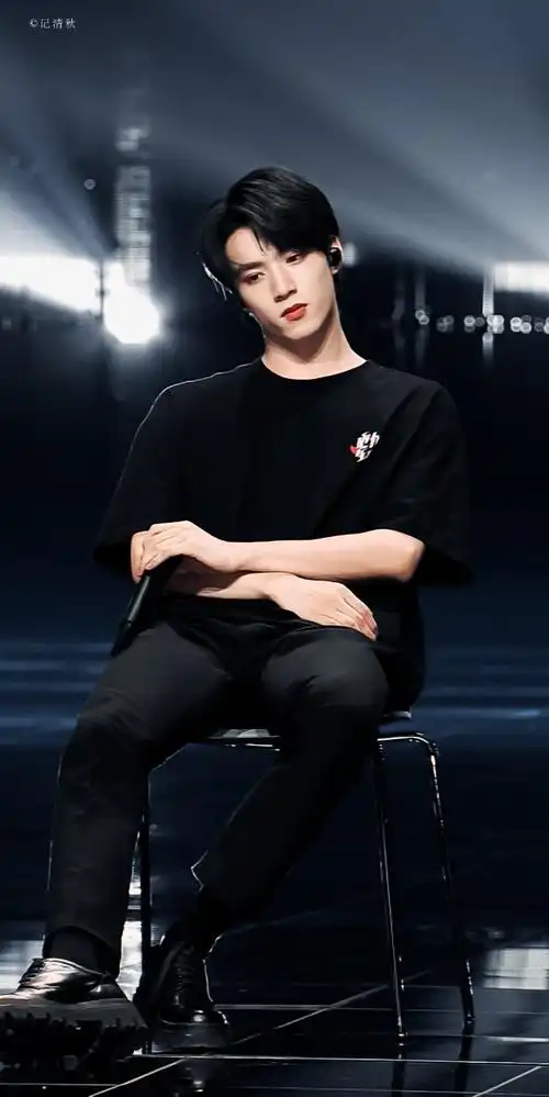 酷酷×萌萌@时代少年团-刘耀文#刘耀文 十七炽发利刃开秋霜