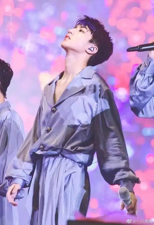 王俊凯性感喉结合集 大帅哥时刻在线索命