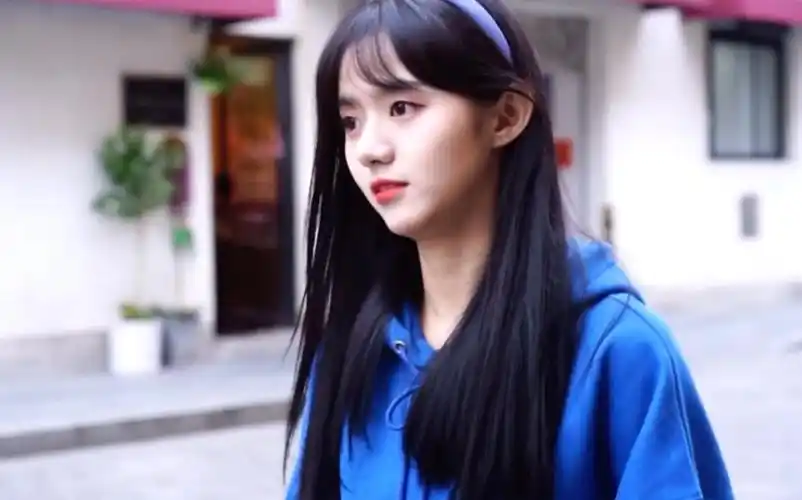 西河郡主姜杉纪录片之不完整的小偶像一天行程