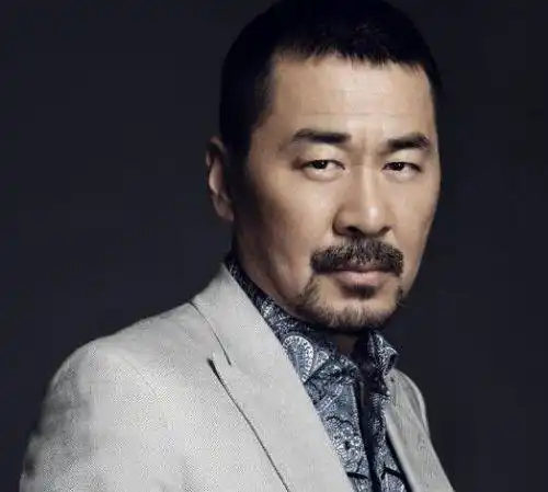 在亚洲有哪些特别有气质的大叔级男明星