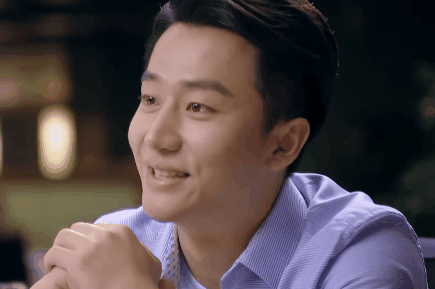 黄轩傻笑憨憨的侧脸gif动图_动态图_表情包下载_soogif