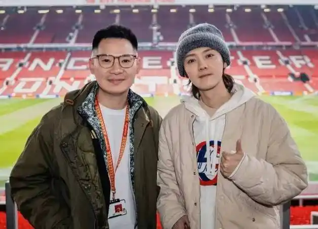 关晓彤,鹿晗越来越有夫妻相,最新露面双双浮肿,被吐槽太爱喝酒|探班