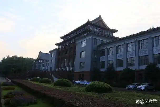 四川大学艺术学院是西南地区首个拥有艺术类博士授权点的单位,现拥有
