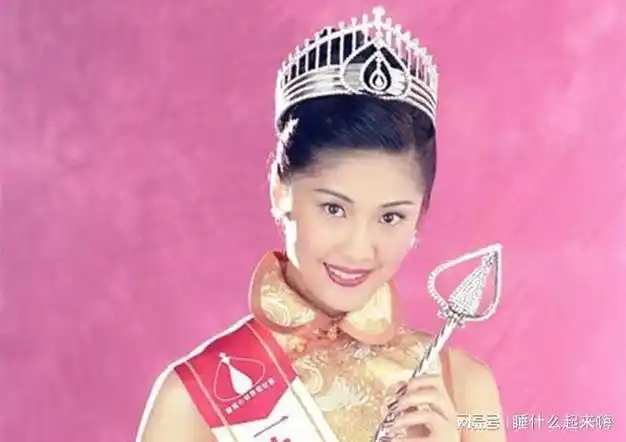 上一次的选美大赛,佘诗曼败了,可这一次的选角大赛,她却赢了,最终