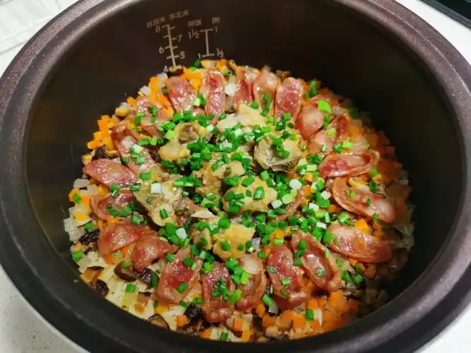 电饭锅焖饭