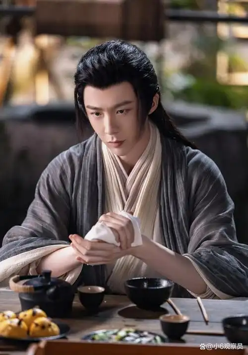 最近刘宇宁因为片场抽烟的行为,引发了网友的讨论和争议.