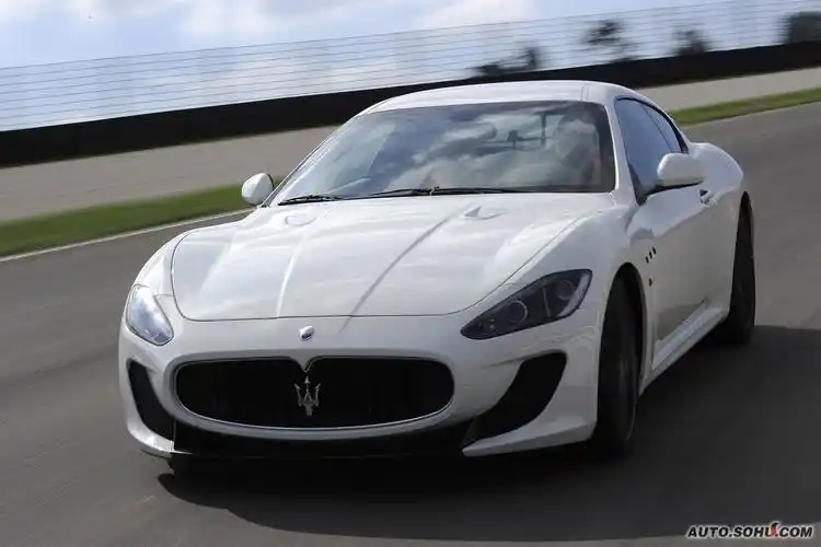 全称"玛莎拉蒂gran turismo",是一款适合长距离高速行驶的豪华轿跑车
