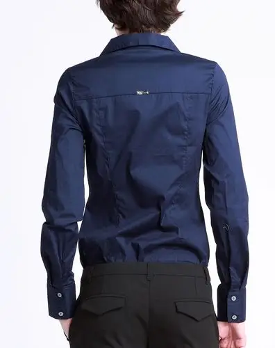 女款深蓝色上衣