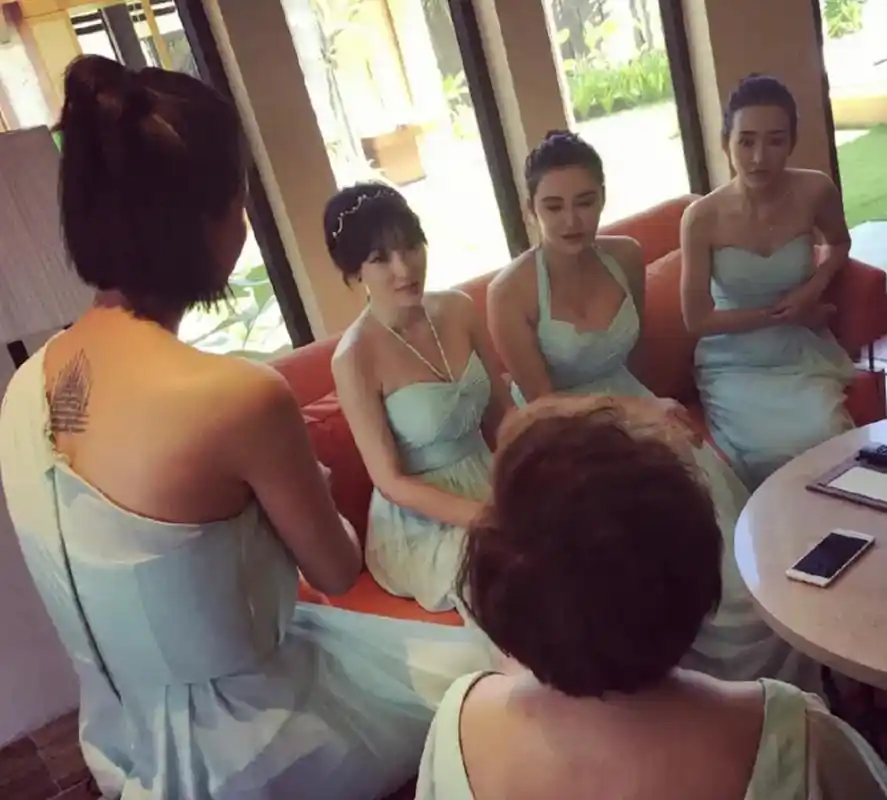 终于知道张歆艺后背的纹身是什么意思了