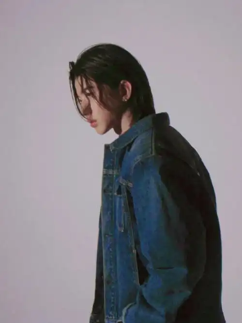 蔡徐坤都没跟你聊上热乎的别说长发,优越的条件摆在这,我哥什么发型都