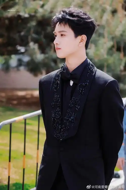 敖子逸北影节造型##敖子逸北影节黑西装造型