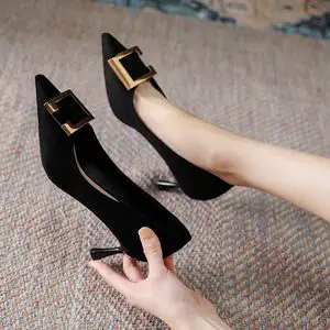 法式高跟鞋女细跟2020年秋冬新款百搭工作鞋气质性感尖头单鞋黑色