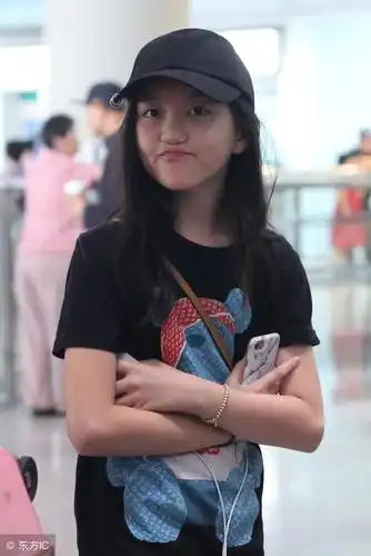 12岁李嫣整容成功兔唇消失美得不像话