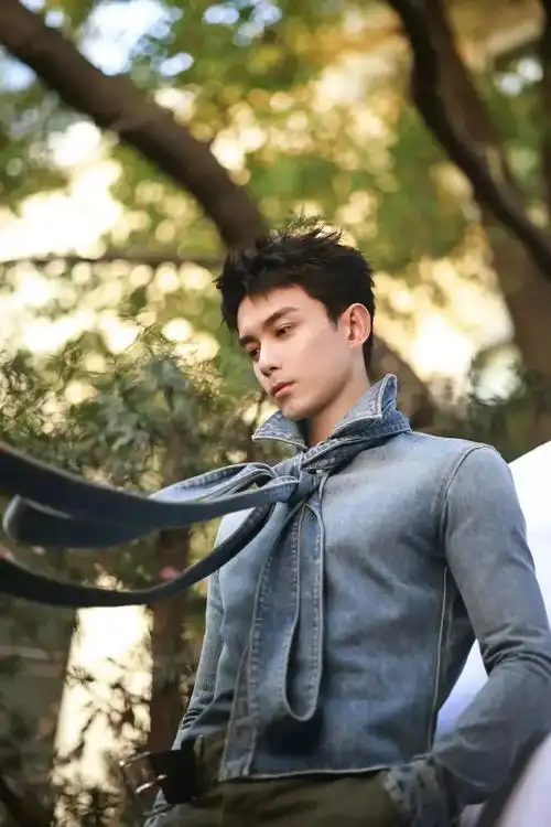 帅气演员吴磊最新线下活动造型图出炉啦生图太帅啦