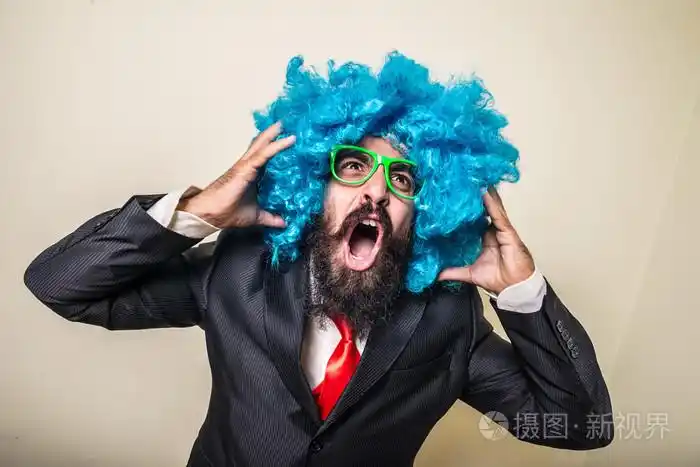 疯狂搞笑有胡子的人与蓝色假发