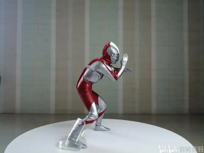 (简单测评)奥特曼发光扭蛋第14弹(初代a型脸*2 爱迪 赛罗)